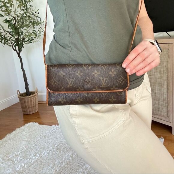 ✅AUTHENTIC✅LOUIS VUITTON TWIN PM - Picture 10 of 14